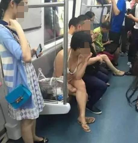 女人穿内衣内裤视频,女性内衣内裤穿搭揭秘